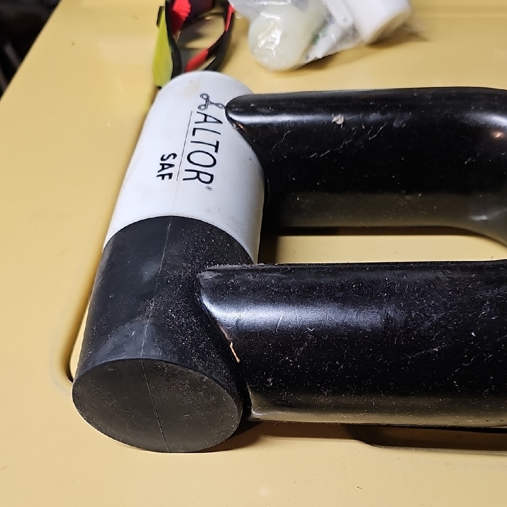 Altor SAF Black and White Lock